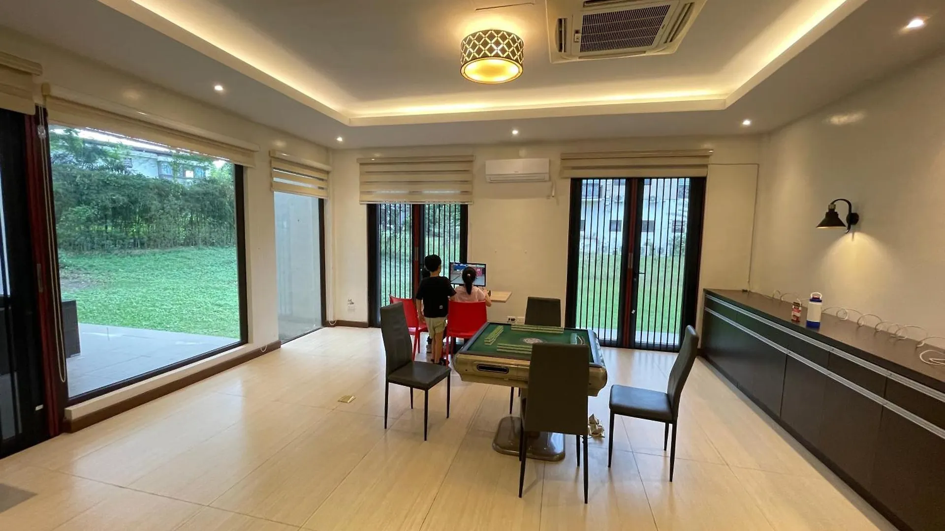 Oasis Garden Villa Luxury 5-Bedroom , 3200 Sqm Angeles