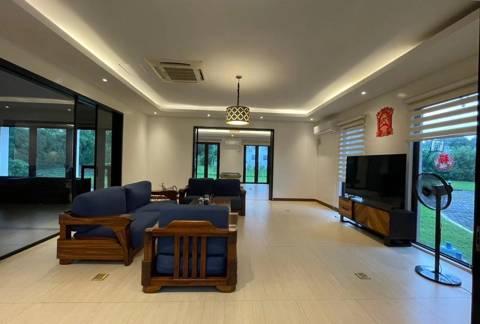 Oasis Garden Villa Luxury 5-Bedroom , 3200 Sqm Angeles