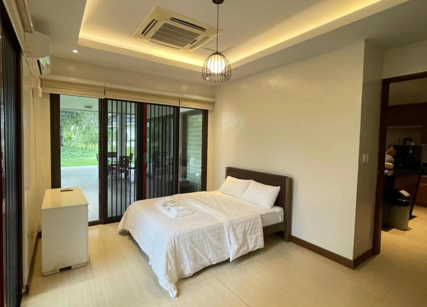 Oasis Garden Villa Luxury 5-Bedroom , 3200 Sqm Angeles